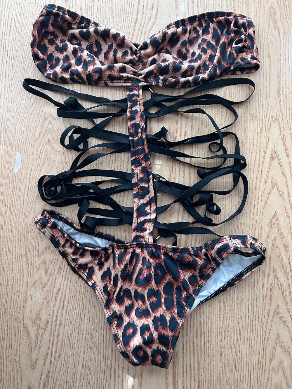 B45 New Women AMI 1pc Animal Print 🐅Strappy Swimsuit size Small/Medium